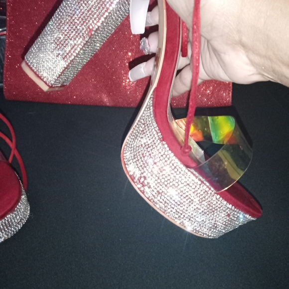 Shoes and purses - Picture 2 of 15